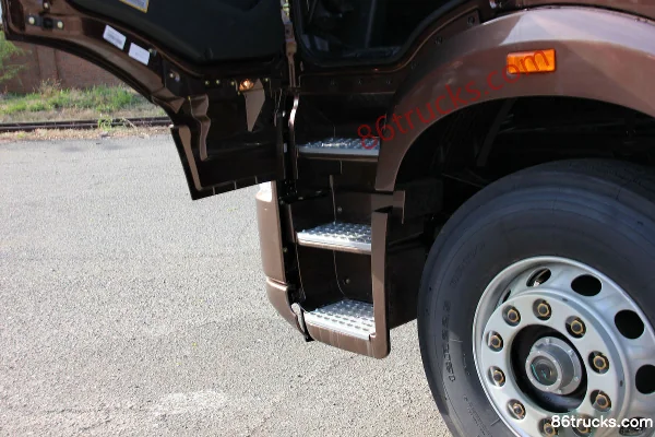 FAW Jiefang J6P heavy truck Linghang Edition 420 hp 6X2(8 wheels) tractor truck Cab (2) | 86Trucks