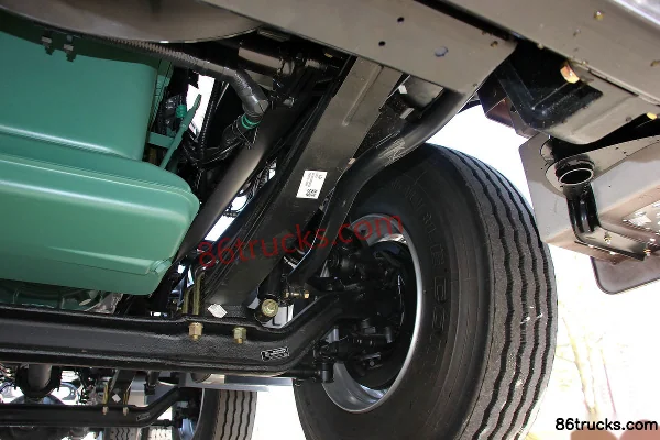 FAW Jiefang J6P heavy truck Linghang Edition 420 hp 6X2(8 wheels) tractor truck Chassis (3) | 86Trucks