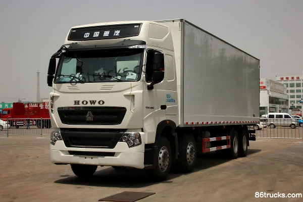 Sinotruk HOWO T7H camion lourd 440 ch 8X4(12 roues) camion porteur fourgon 9,5 m (rapport de pont 3,36) Extérieur (3) | 86Trucks