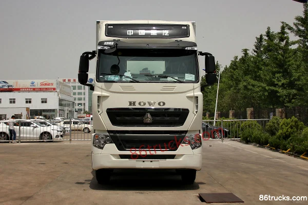 Sinotruk HOWO T7H camion lourd 440 ch 8X4(12 roues) camion porteur fourgon 9,5 m (rapport de pont 3,36) Extérieur (2) | 86Trucks