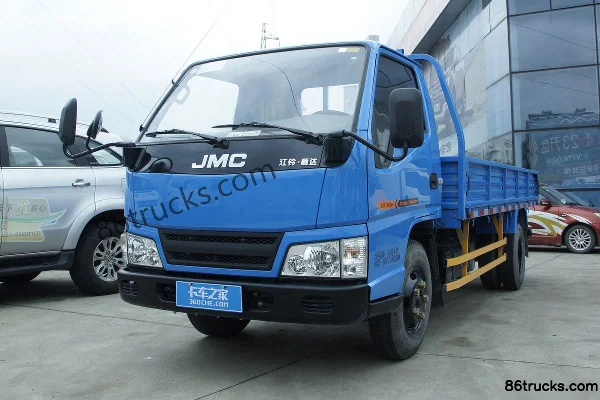 JMC New Shunda 109hp 4X2(6 wheels) 4.22m Single-Row Flatbed Light Truck Exterior (3) | 86Trucks