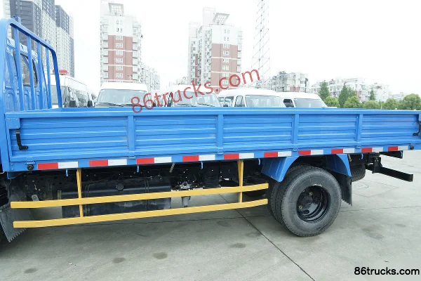 JMC New Shunda 109hp 4X2(6 wheels) 4.22m Single-Row Flatbed Light Truck Body (2) | 86Trucks