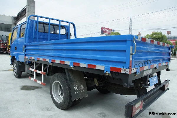 Yuejin Shangjun X100-33 112hp 4X2(6 wheels) 3.2m Double Row Flatbed Light Truck (Hydraulic Brake)(5-speed) Body (3) | 86Trucks