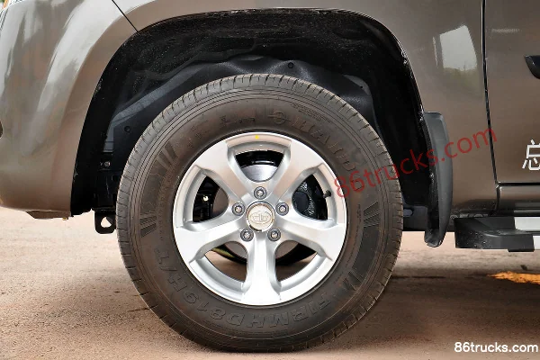 Huacai Pickup Comfort Edition 2016 2.2L Gas Long Wheelbase Double Row Pickup Chassis (2) | 86Trucks