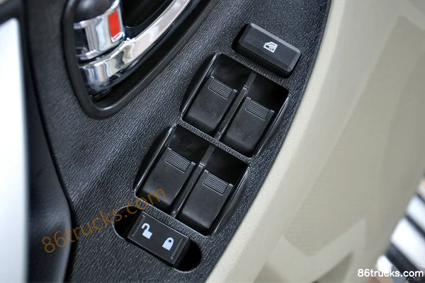 Pick-up Huakai version luxe 2015 2,8 L diesel empattement court double cabine Châssis (3) | 86Trucks