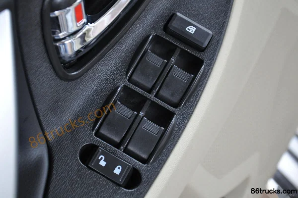 Pick-up Huakai version standard 2015 2,2 L essence empattement court double cabine Châssis (5) | 86Trucks