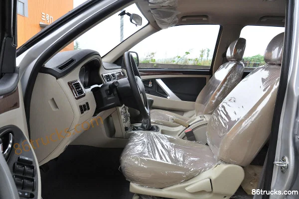 Pick-up Huakai version standard 2015 2,2 L essence empattement court double cabine Châssis (3) | 86Trucks