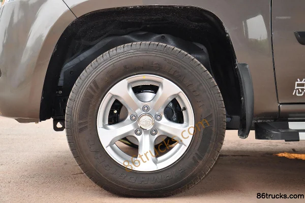 Pick-up Huakai version luxe 2015 2,2 L essence empattement long double cabine Châssis (2) | 86Trucks