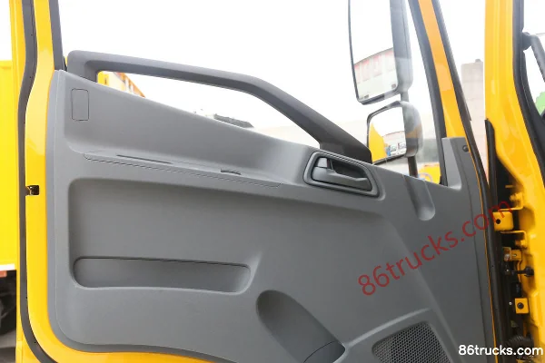 Yuejin Surpass C500-38 140ch 4X2(6 roues) 3800 Wheelbase Refrigerated Truck Chassis Cabine (3) | 86Trucks