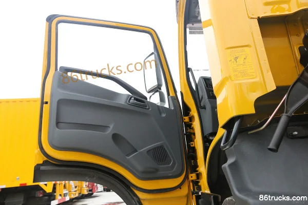 Yuejin Surpass C500-38 140ch 4X2(6 roues) 3800 Wheelbase Refrigerated Truck Chassis Cabine (1) | 86Trucks