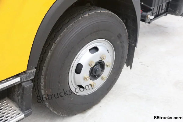 Yuejin Surpass C500-38 140ch 4X2(6 roues) 3800 Wheelbase Refrigerated Truck Chassis Châssis (3) | 86Trucks
