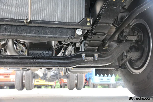 Yuejin Surpass C500-38 140ch 4X2(6 roues) 3800 Wheelbase Refrigerated Truck Chassis Châssis (2) | 86Trucks
