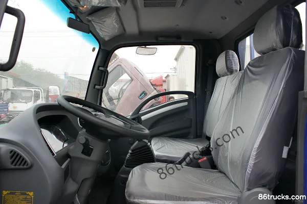 Tangjun Ouling T3 Series 117hp 4X2(6 wheels) 4.15m Single Row Flatbed Light Truck Cab (3) | 86Trucks