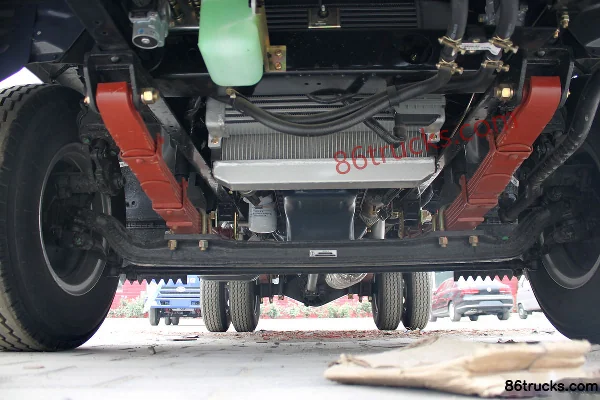 Tangjun Ouling T3 Series 117hp 4X2(6 wheels) 4.15m Single Row Flatbed Light Truck Chassis (1) | 86Trucks