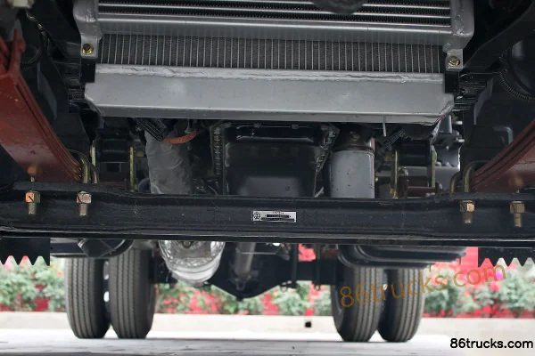 Tangjun Ouling Série T1 95 ch 4X2(6 roues) camion léger à grille à cabine simple 3,7 m Châssis (1) | 86Trucks