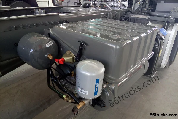 Sinotruk Wangpai W5B-H 340 ch 4X2(6 roues) tracteur routier (10 vitesses) Châssis (1) | 86Trucks
