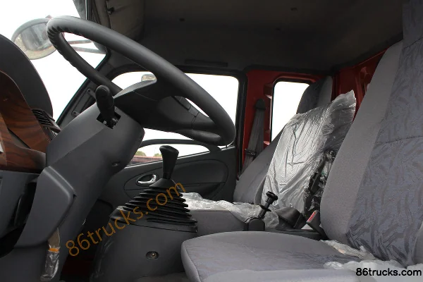 Dongfeng Duolika D6 130hp 4X2(6 wheels) 3.8m Semi-crew Flatbed Light Truck (Yellow Plate) Cab (3) | 86Trucks