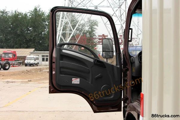 Tangjun Ouling T3 series 108 hp 4X2(6 wheels) 4.15m single-row van light truck Cab (1) | 86Trucks