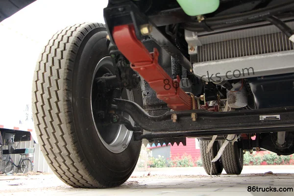 Tangjun Ouling T3 series 108 hp 4X2(6 wheels) 4.15m single-row van light truck Chassis (2) | 86Trucks