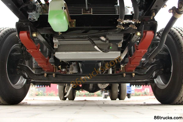 Tangjun Ouling T3 series 108 hp 4X2(6 wheels) 4.15m single-row van light truck Chassis (1) | 86Trucks