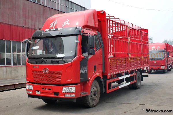 FAW Jiefang J6L Medium Truck Reinforced Type 180hp 4X2(6 wheels) 6.8m Cage Cargo Truck Exterior (3) | 86Trucks