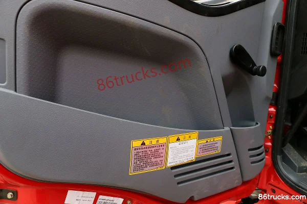 FAW Jiefang J6L Medium Truck Reinforced Type 180hp 4X2(6 wheels) 6.8m Cage Cargo Truck Cab (3) | 86Trucks