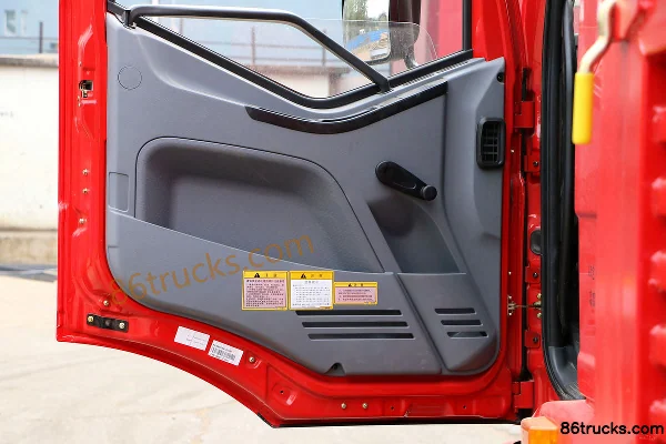 FAW Jiefang J6L Medium Truck Reinforced Type 180hp 4X2(6 wheels) 6.8m Cage Cargo Truck Cab (2) | 86Trucks