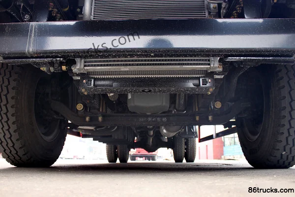 FAW Jiefang J6L Medium Truck Reinforced Type 180hp 4X2(6 wheels) 6.8m Cage Cargo Truck Chassis (1) | 86Trucks