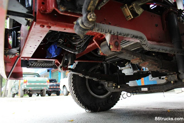 Sinotruk Wangpai 7 Series 115 hp 4X2(6 wheels) 3.8m Half Row Stake Light Truck Chassis (2) | 86Trucks
