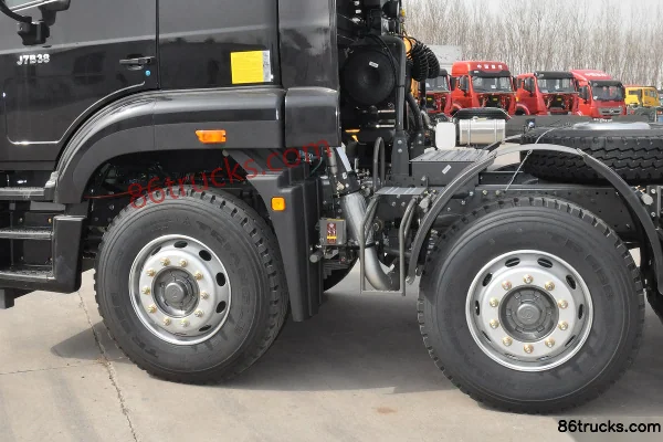 Sinotruk Hohan J5G 340hp 6X2(8 wheels) tractor truck Chassis (1) | 86Trucks