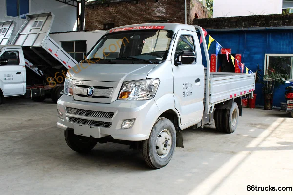 Sinotruk Wangpai W1 Series 1.8L 68 hp 4X2(6 wheels) Diesel 3.1m Single-row Flatbed Micro Truck Exterior (3) | 86Trucks