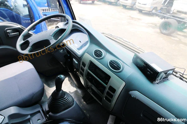 JAC Kangling Dingli 160 hp 4X2(6 wheels) 6.5m dump truck (Changtai) Cab (3) | 86Trucks