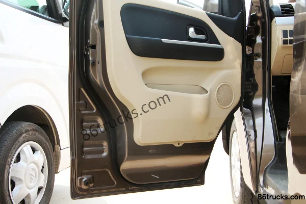 Changan Light Vehicle Ruixing M90 Business Type 124 hp 9-Seat Passenger Van Cab (3) | 86Trucks
