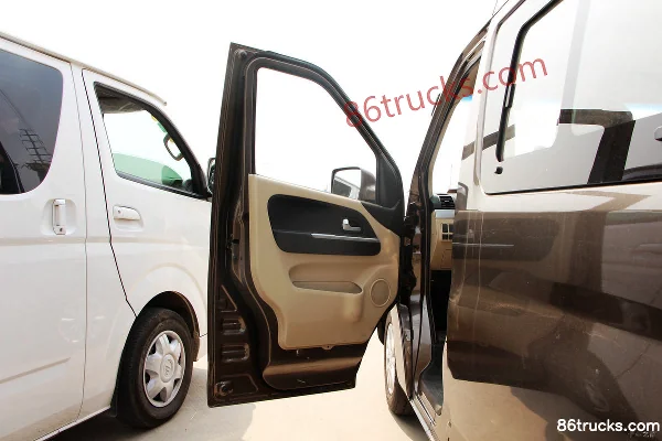 Changan Light Vehicle Ruixing M90 Business Type 124 hp 9-Seat Passenger Van Cab (1) | 86Trucks