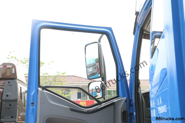 FAW Liute Jinlu Medium Truck 160 hp 4X2(6 wheels) 7.7m Van Cargo Truck (378 axle) Cab (2) | 86Trucks