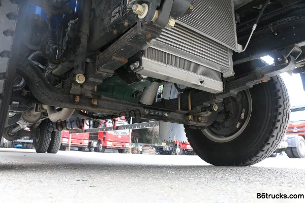 FAW Liute Jinlu Medium Truck 160 hp 4X2(6 wheels) 7.7m Van Cargo Truck (378 axle) Chassis (2) | 86Trucks