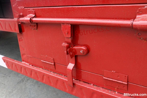 FAW Liute Jinlu Medium Truck 160 hp 4X2(6 wheels) 7.7m Van Cargo Truck (378 axle) Body (3) | 86Trucks