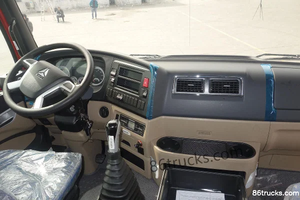 Sinotruk Haohan J5G 310 ch 8X4(12 roues) châssis de camion benne Cabine (1) | 86Trucks