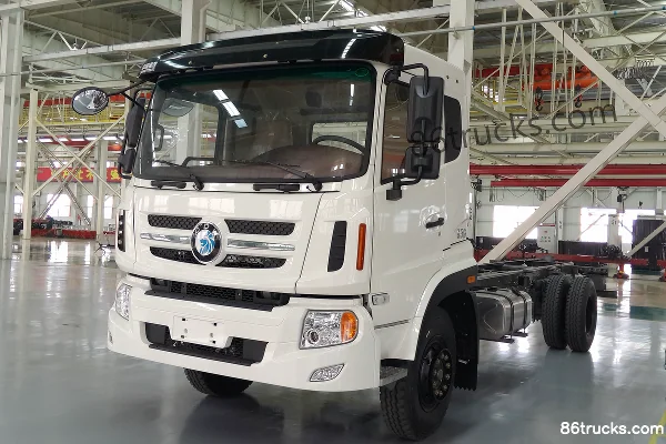 Sinotruk Wangpai W5D-M medium truck 180 hp 4X2(6 wheels) 6.75m stake truck Exterior (3) | 86Trucks