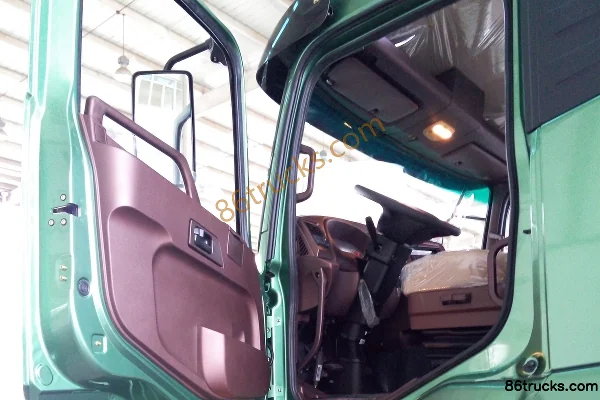 Sinotruk Wangpai W5D-M medium truck 180 hp 4X2(6 wheels) 4.5m dump truck (8-speed) Cab (1) | 86Trucks