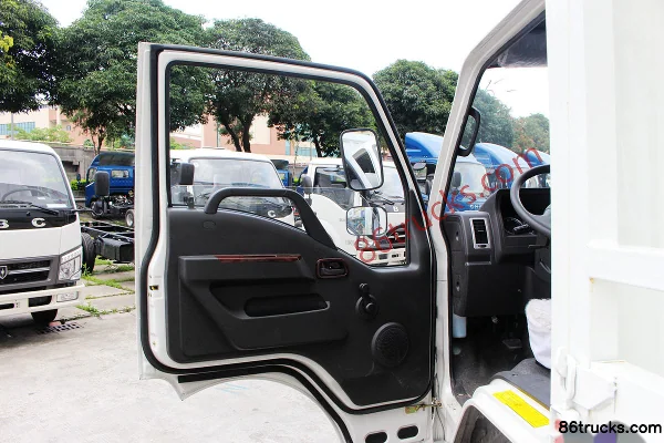 Jinbei Qiyun 95 hp 4X2(6 wheels) 3.3m Double Row Stake Truck (Oil Brake) Cab (2) | 86Trucks