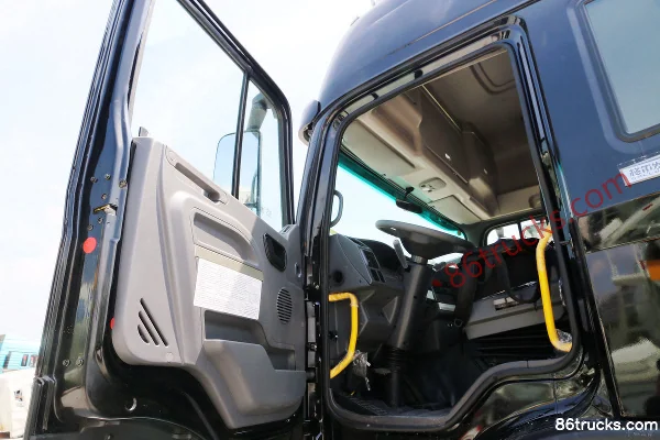 JAC Gallop K3X Heavy Truck 290hp 8X2(10 wheels) 9.5m Flatbed Cargo Truck Cab (1) | 86Trucks