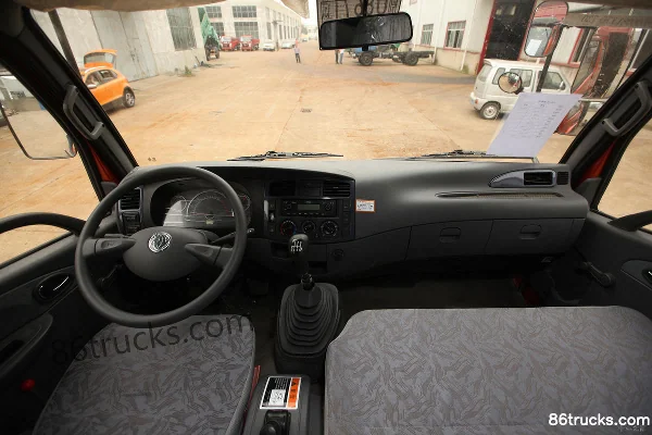 Dongfeng Lituo 4108 130 hp 4X2(6 wheels) 4.2m dump truck (Φ160 engineering top) Cab (1) | 86Trucks