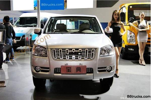 JMC Baodian Fashion Edition 2016 model 2WD 2.4L diesel Exterior (2) | 86Trucks