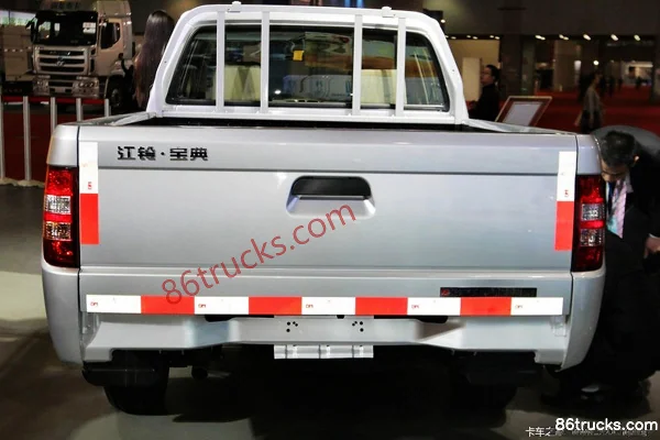 JMC Baodian Fashion Edition 2016 model 2WD 2.4L diesel Exterior (3) | 86Trucks