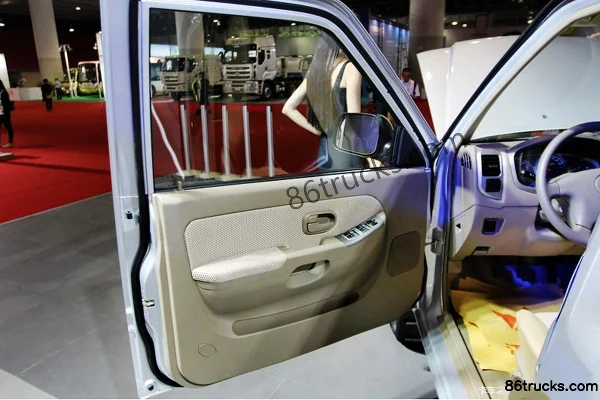JMC Baodian Fashion Edition 2016 model 2WD 2.4L diesel Cab (2) | 86Trucks