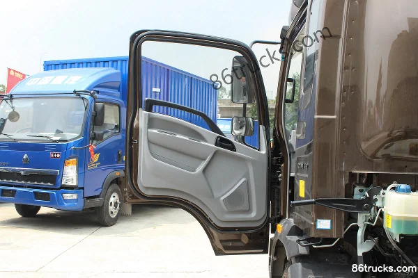 Sinotruk HOWO Tongshuai 154hp 4X2(6 wheels) 3800mm Wheelbase Day Cab Light Truck Chassis (1) | 86Trucks