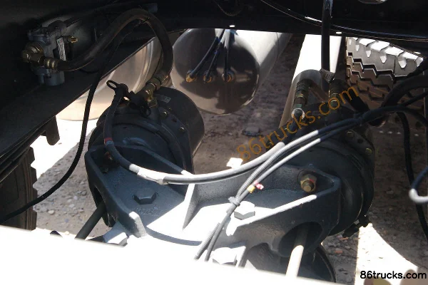 Sinotruk HOWO 290 ch 4X2(6 roues) tracteur routier (toit surélevé) Châssis (3) | 86Trucks