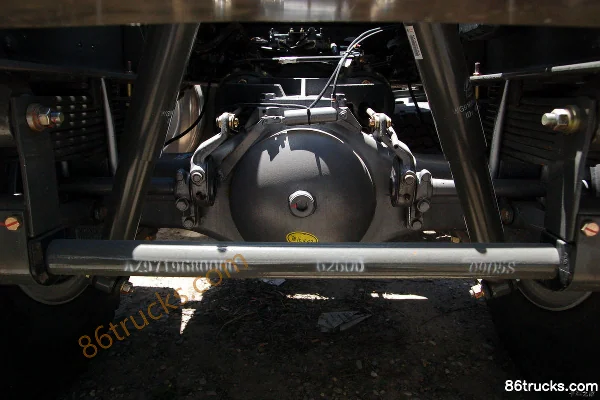 Sinotruk HOWO 290 ch 4X2(6 roues) tracteur routier (toit surélevé) Châssis (2) | 86Trucks