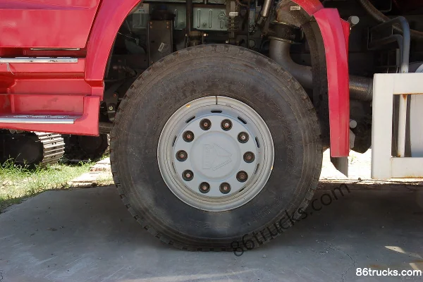 Sinotruk HOWO camion lourd 336 ch 6X4(10 roues) camion benne 4,88 m Cabine (1) | 86Trucks